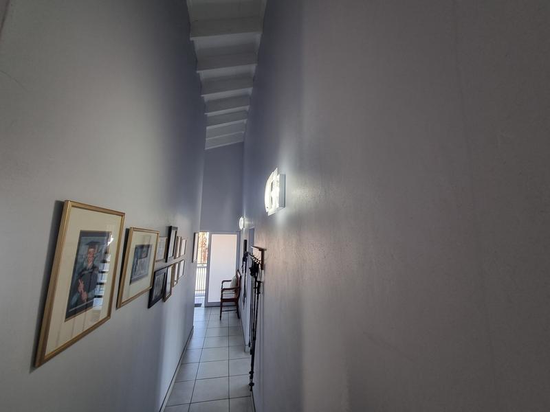 4 Bedroom Property for Sale in Outeniqua Strand Western Cape